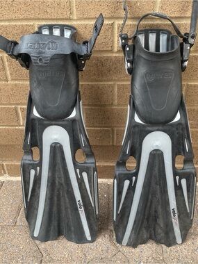 Mares Volo Power Men’s Swim Fins — Black/Gray